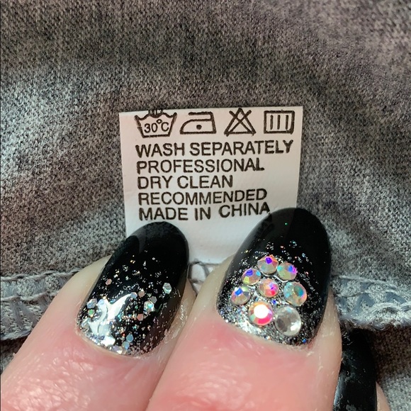 Cartoon Cat Graphic Tee - Picture 5 of 7